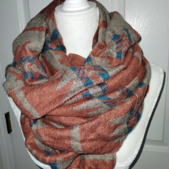Scarf - Picture 5 of 10